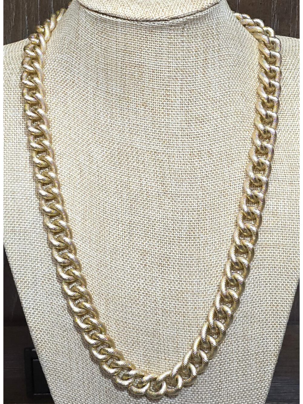 Vintage 25" Chunky 14mm Light Gold Tone Chain Necklace Avon